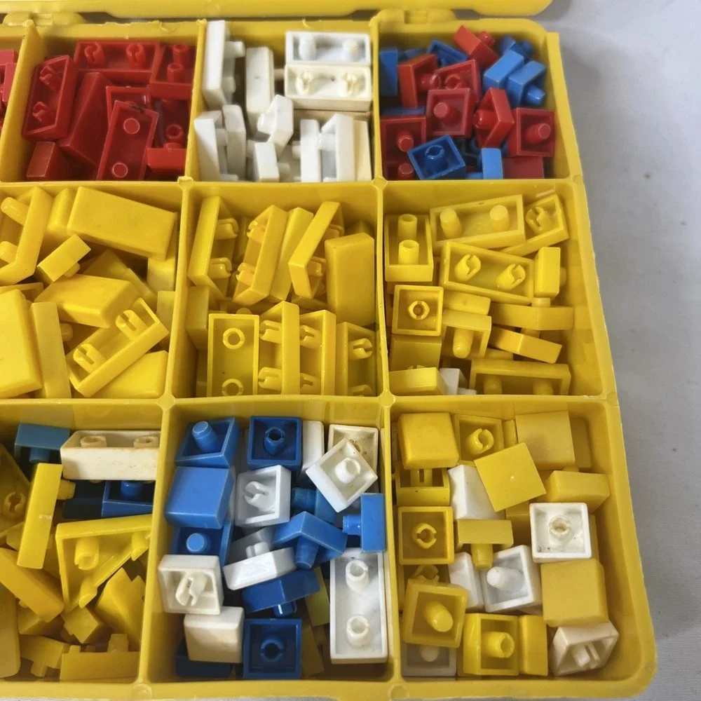N/A plastic toy blue